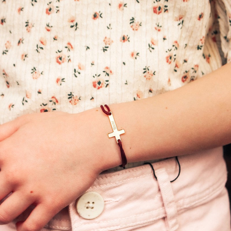 Bracelet jeton croix plaqué or – Image 2